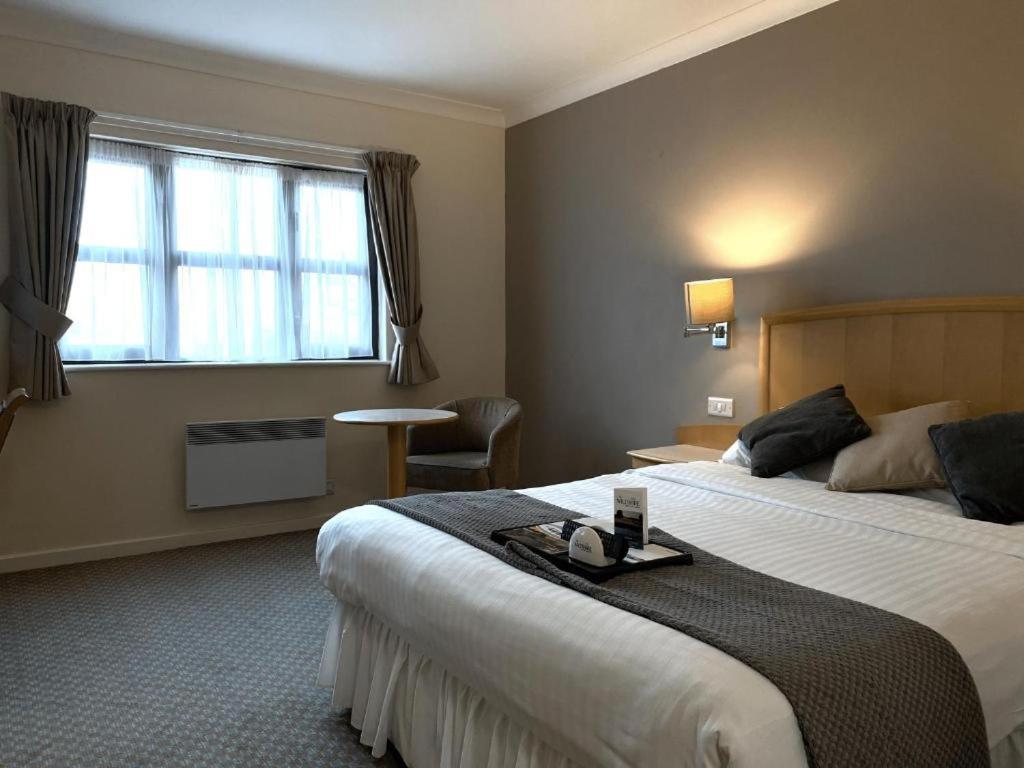 The Wiltshire Hotel, Golf And Leisure Resort Swindon Esterno foto