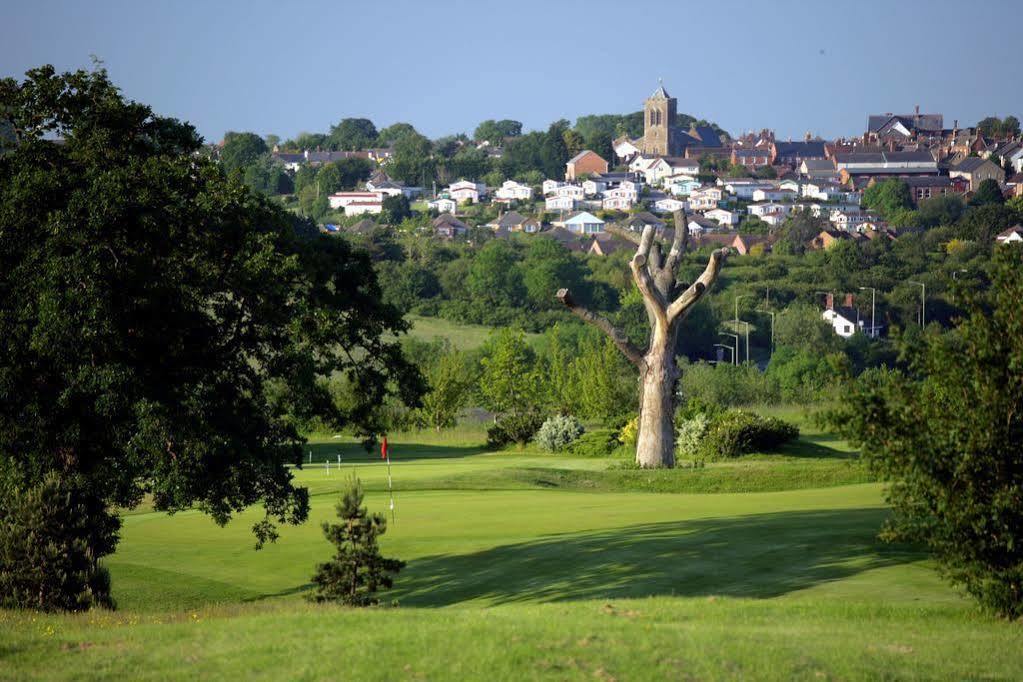 The Wiltshire Hotel, Golf And Leisure Resort Swindon Esterno foto